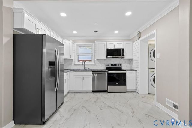 1215 Starling Dr, Henrico, VA 23229