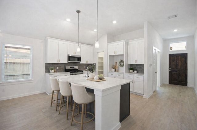 410 Zeus Mountains Dr, Crosby, TX 77532