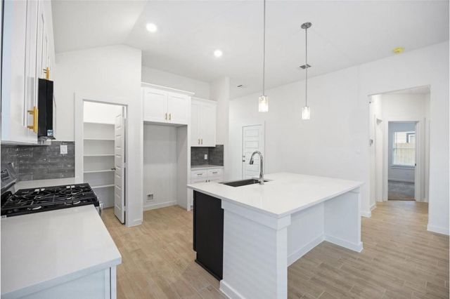 410 Zeus Mountains Dr, Crosby, TX 77532