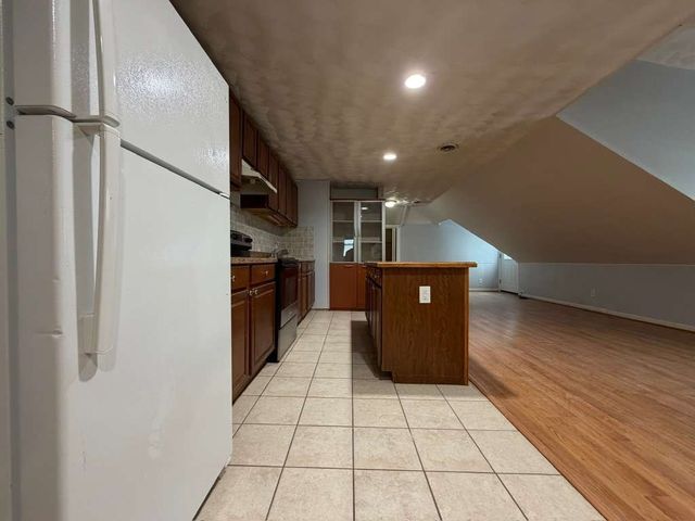 6 Milford St 6, Upton, MA 01568