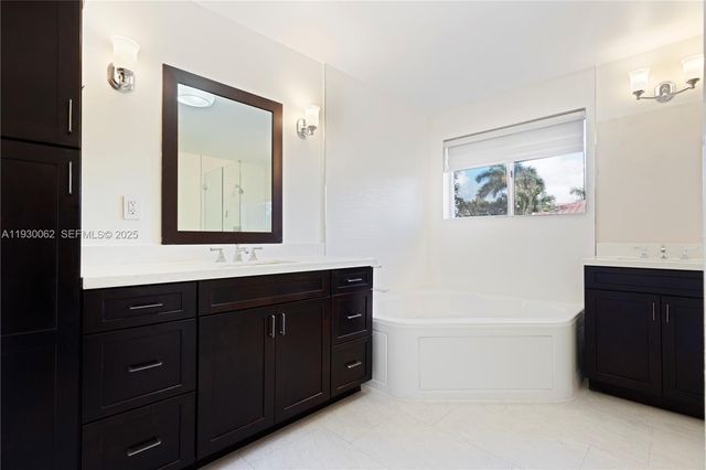 11071 NW 47th Ln 0, Doral, FL 33178