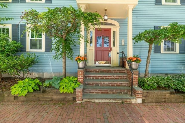 6 Temple Street 3, Newburyport, MA 01950