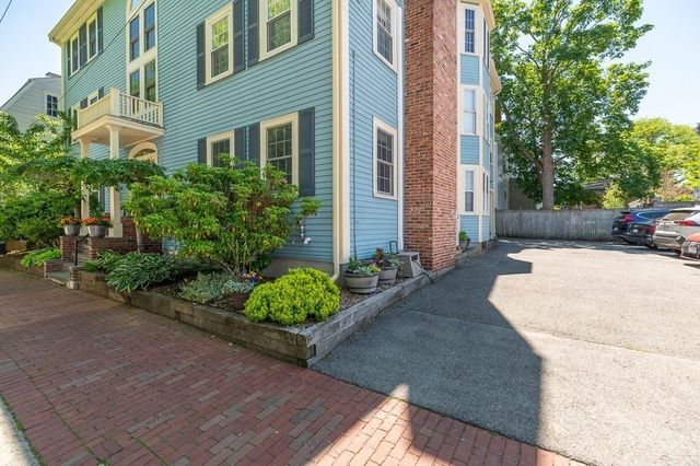 6 Temple Street 3, Newburyport, MA 01950