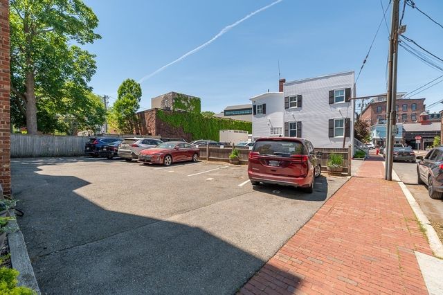6 Temple Street 3, Newburyport, MA 01950