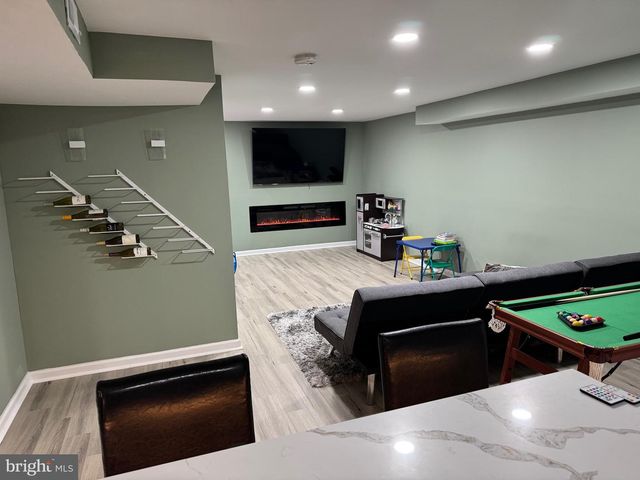 574 S MOUNT VERNON CIR, Bensalem, PA 19020
