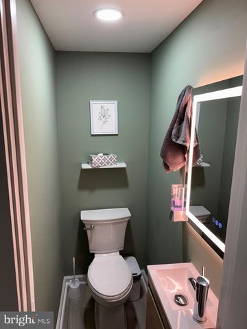 574 S MOUNT VERNON CIR, Bensalem, PA 19020