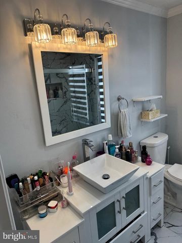 574 S MOUNT VERNON CIR, Bensalem, PA 19020