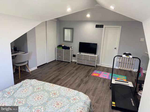 574 S MOUNT VERNON CIR, Bensalem, PA 19020