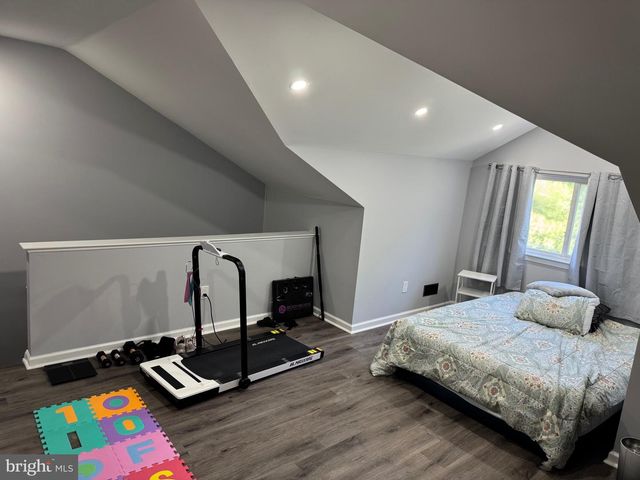 574 S MOUNT VERNON CIR, Bensalem, PA 19020