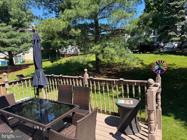 574 S MOUNT VERNON CIR, Bensalem, PA 19020