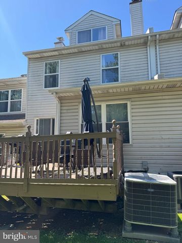 574 S MOUNT VERNON CIR, Bensalem, PA 19020