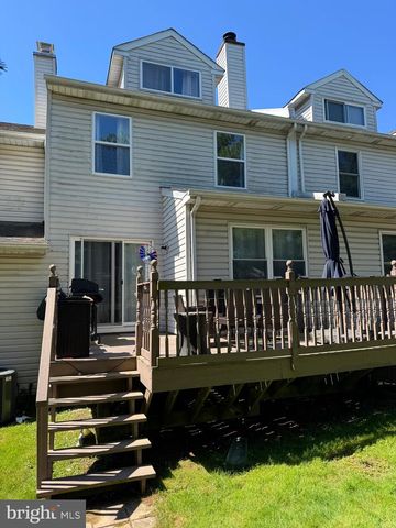 574 S MOUNT VERNON CIR, Bensalem, PA 19020