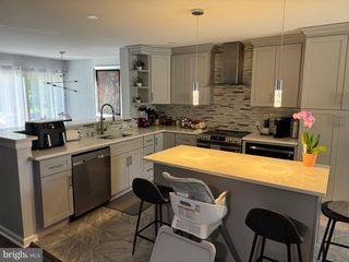 574 S MOUNT VERNON CIR, Bensalem, PA 19020
