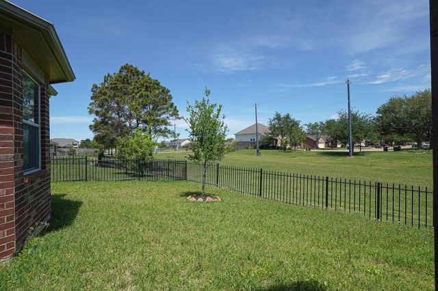 2009 Foxglove Oaks Court, Pearland, TX 77581