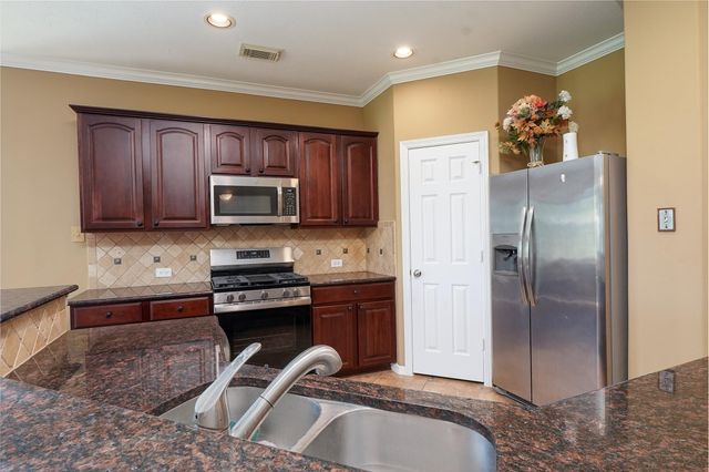 2009 Foxglove Oaks Court, Pearland, TX 77581