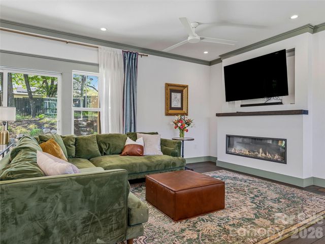 55 Acona Lane, Asheville, NC 28803
