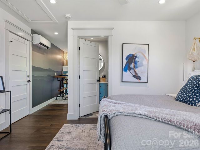 55 Acona Lane, Asheville, NC 28803