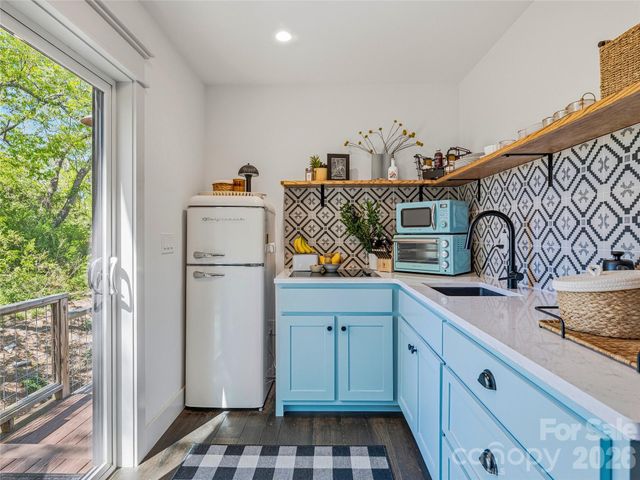 55 Acona Lane, Asheville, NC 28803