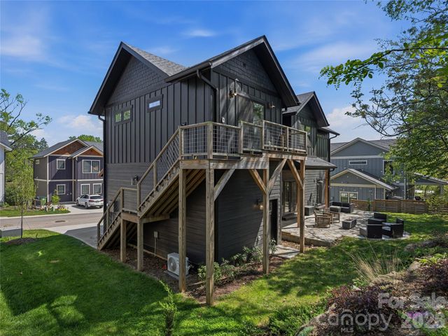 55 Acona Lane, Asheville, NC 28803