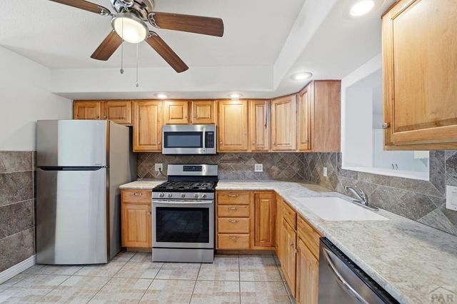 624 Hewitt St, Pueblo, CO 81005