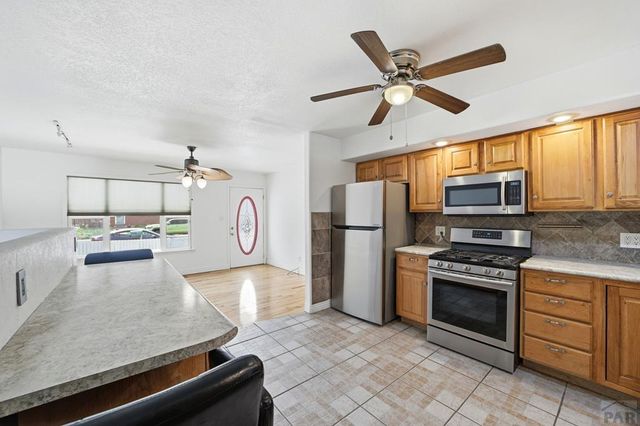 624 Hewitt St, Pueblo, CO 81005
