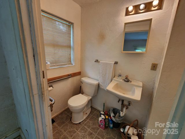 35643 City Lake Drive, Albemarle, NC 28001
