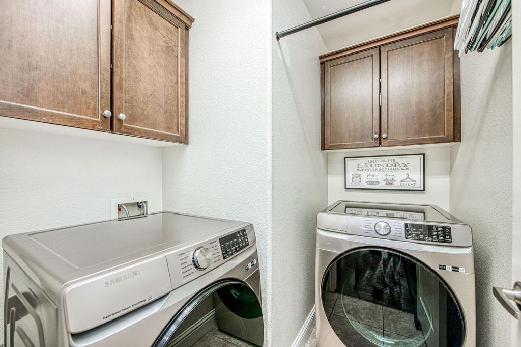 Image 17 of property listing at 3683 W Black Walnut Lane, Fresno, CA 93711