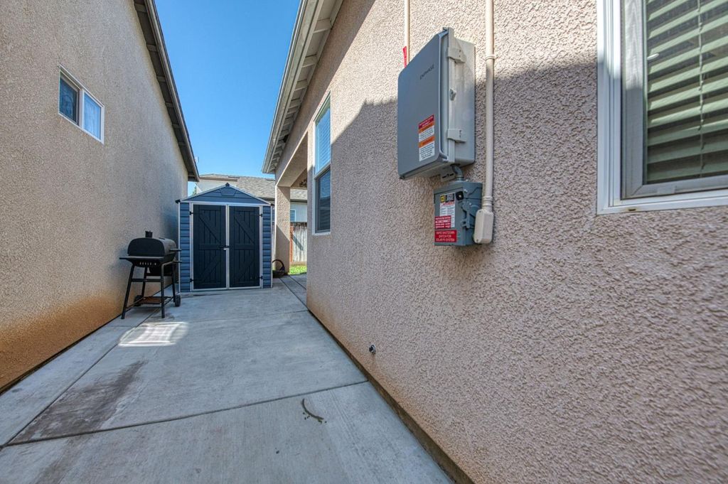 Image 30 of property listing at 3683 W Black Walnut Lane, Fresno, CA 93711