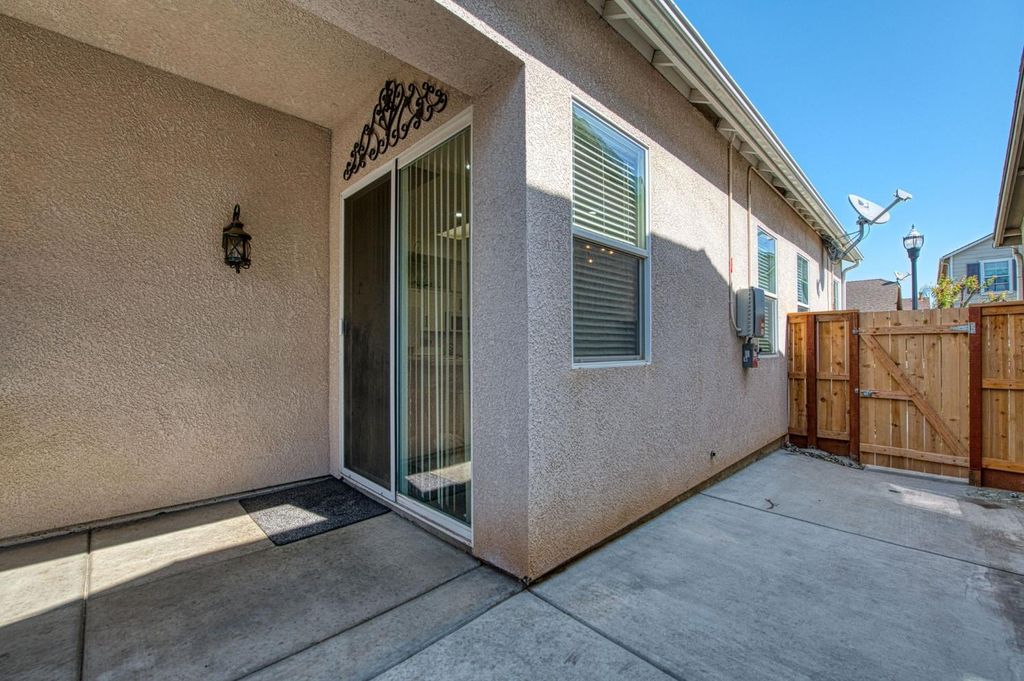 Image 31 of property listing at 3683 W Black Walnut Lane, Fresno, CA 93711