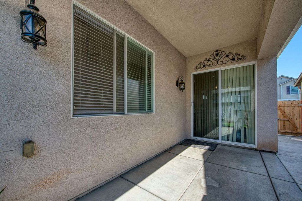 Image 32 of property listing at 3683 W Black Walnut Lane, Fresno, CA 93711