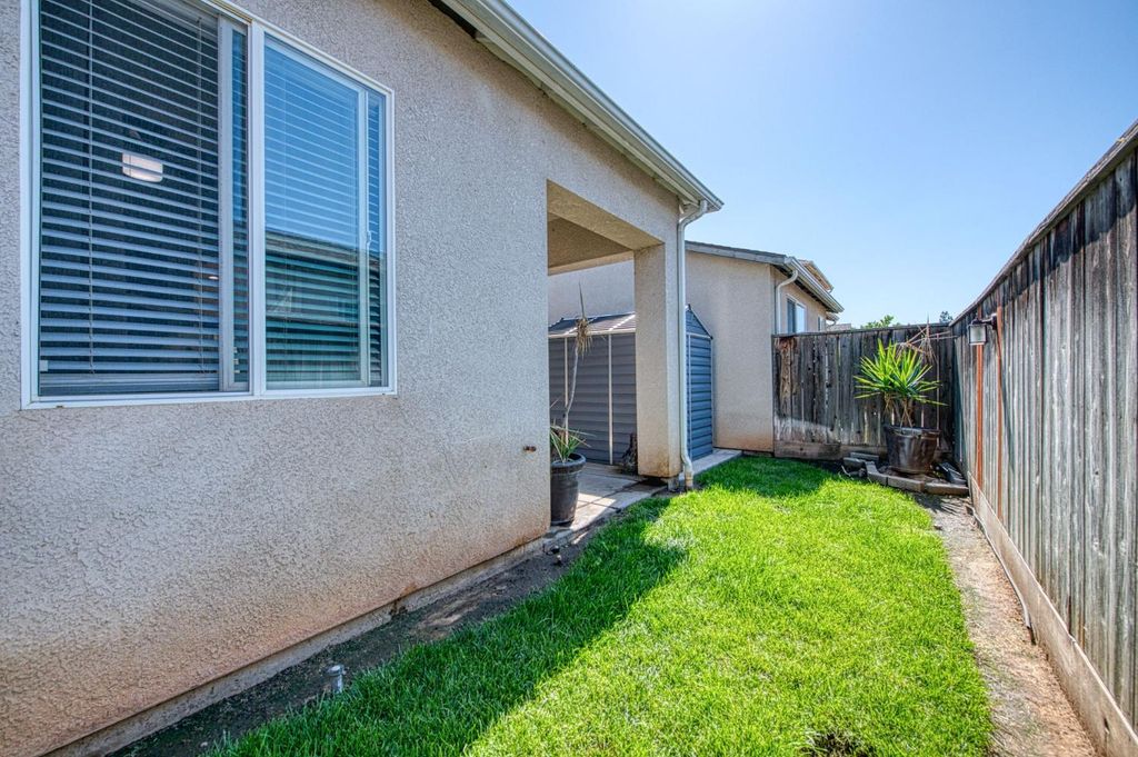 Image 34 of property listing at 3683 W Black Walnut Lane, Fresno, CA 93711