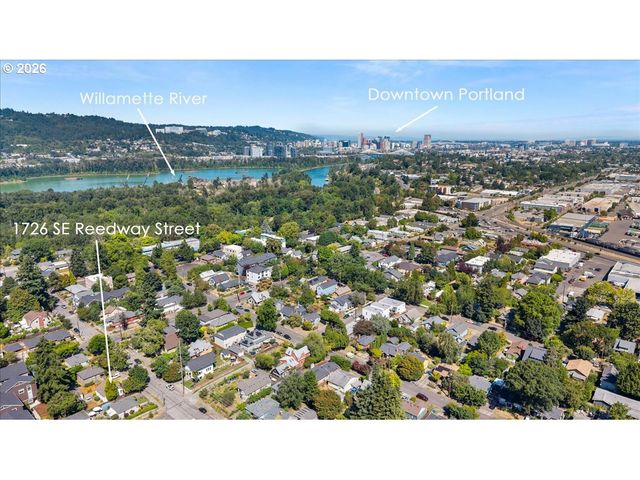 1726 Se REEDWAY St, Portland, OR 97202