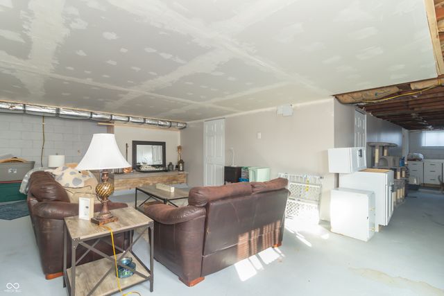 8513 W Sycamore Road, Fairland, IN 46126