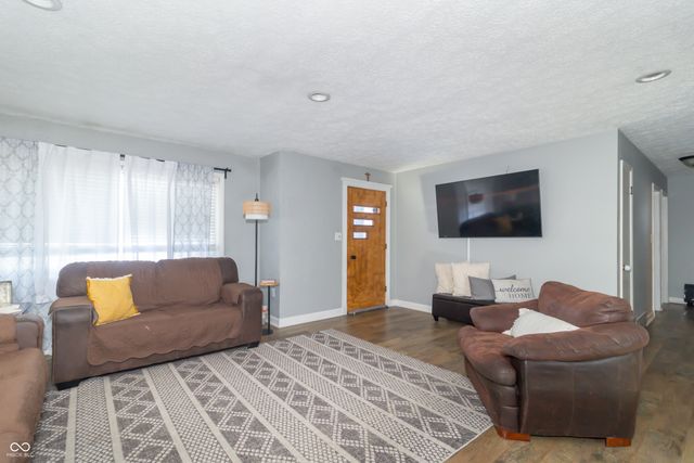 8513 W Sycamore Road, Fairland, IN 46126