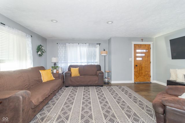 8513 W Sycamore Road, Fairland, IN 46126