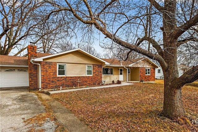 416 Country Drive, Lawson, MO 64062