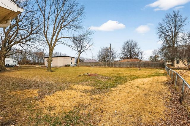 416 Country Drive, Lawson, MO 64062