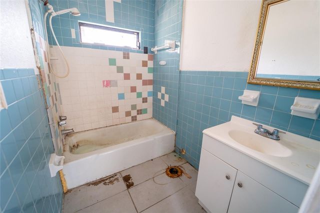 7813 VALRIE LANE, Riverview, FL 33569