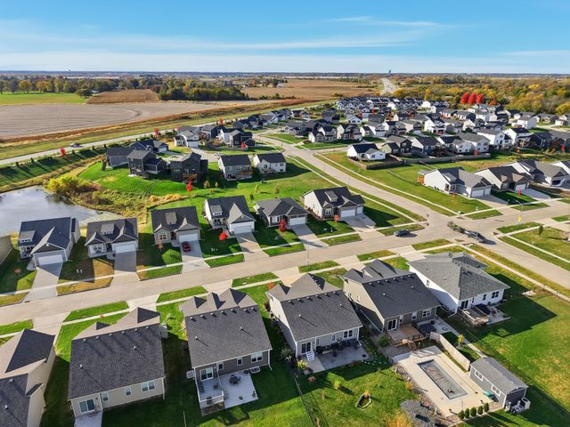 460 SE Hollow Court, West Des Moines, IA 50265