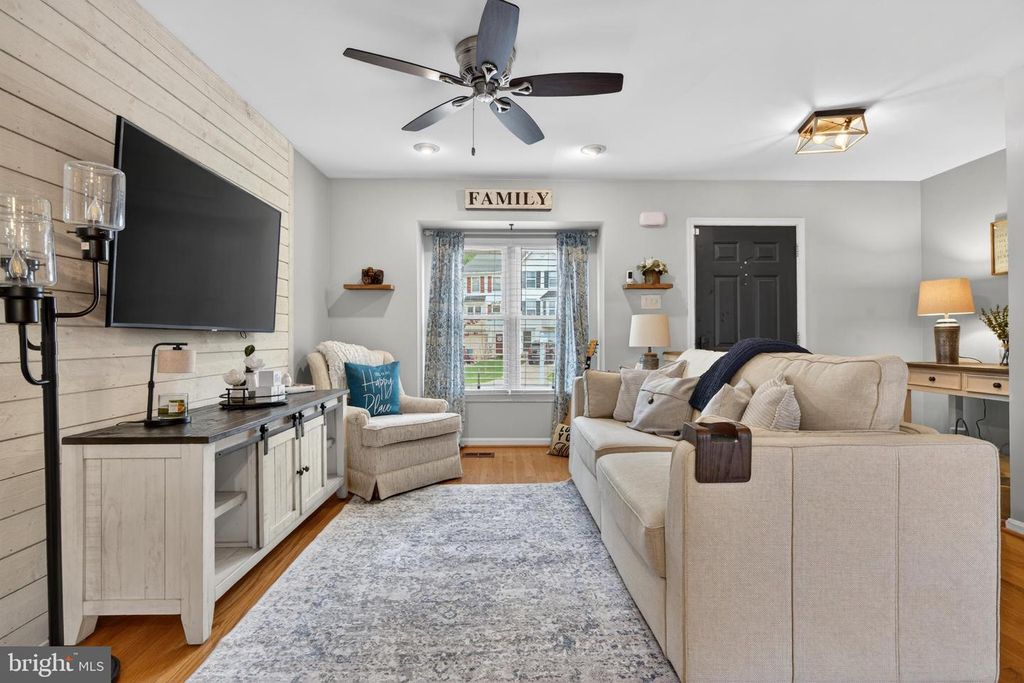 Image 2 of property listing at 1154 OAKMOOR, Halethorpe, MD 21227