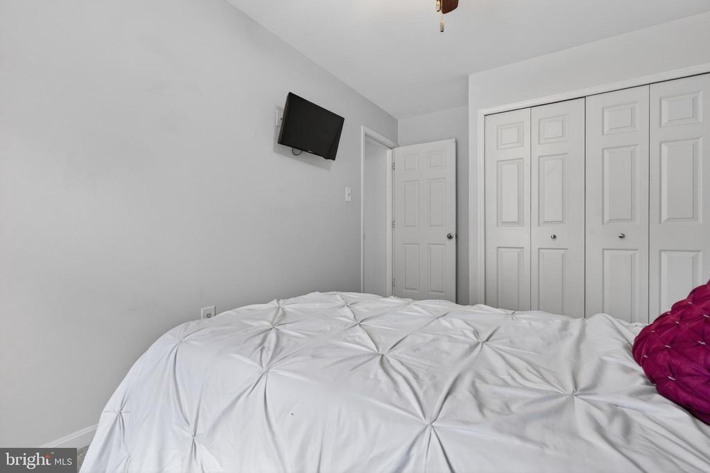 Image 21 of property listing at 1154 OAKMOOR, Halethorpe, MD 21227