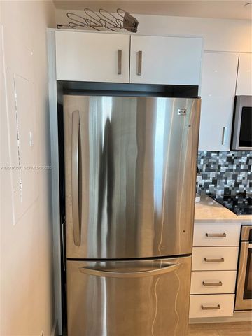 2475 Brickell Ave 2207, Miami, FL 33129