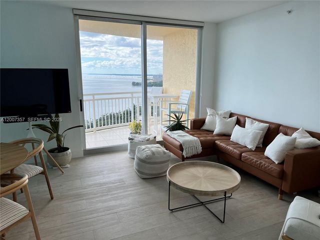 2475 Brickell Ave 2207, Miami, FL 33129