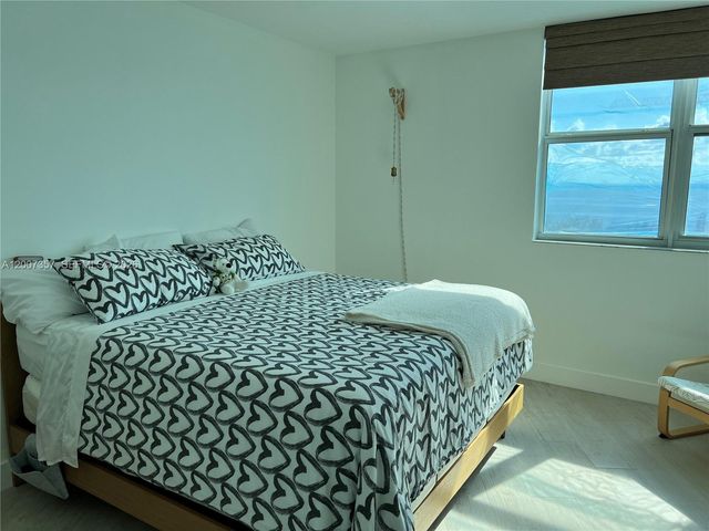 2475 Brickell Ave 2207, Miami, FL 33129