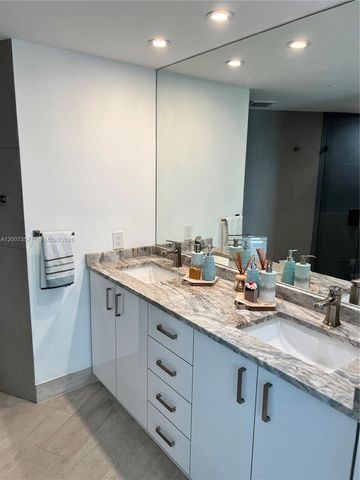 2475 Brickell Ave 2207, Miami, FL 33129