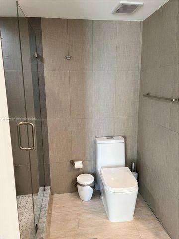 2475 Brickell Ave 2207, Miami, FL 33129