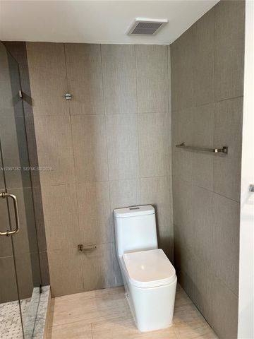 2475 Brickell Ave 2207, Miami, FL 33129