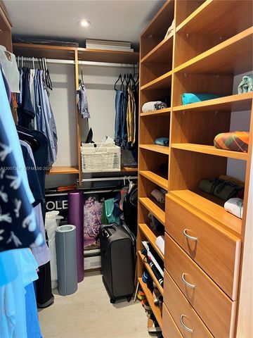 2475 Brickell Ave 2207, Miami, FL 33129