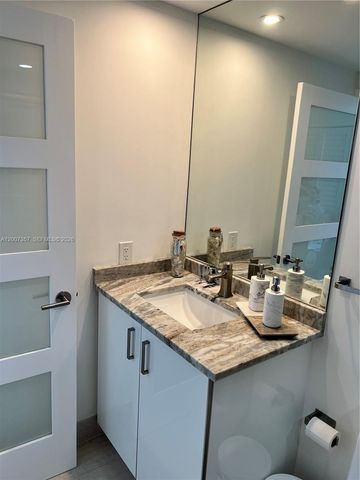 2475 Brickell Ave 2207, Miami, FL 33129