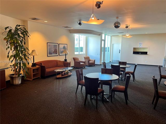 2475 Brickell Ave 2207, Miami, FL 33129